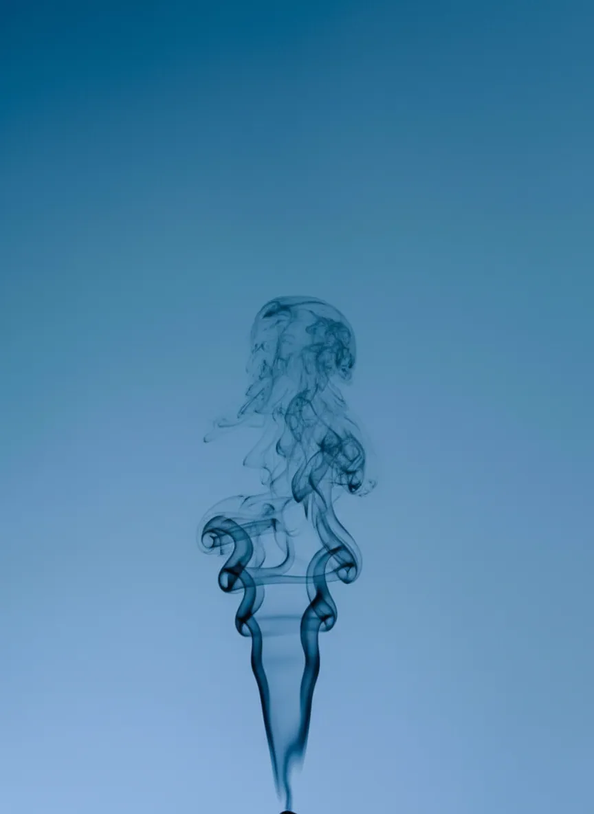Fine airborne moisture wisps